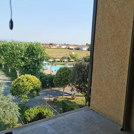 Appartamento Casa Sara Con Wifi E Piscina Comune, A 2 Km Dal Mare Cecina (Livorno)