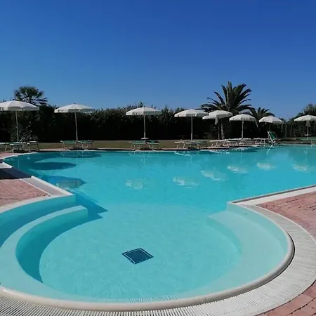 Casa Sara Con Wifi E Piscina Comune, A 2 Km Dal Mare