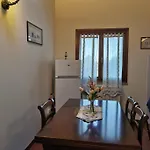 Casa Sara Con Wifi E Piscina Comune, A 2 Km Dal Mare