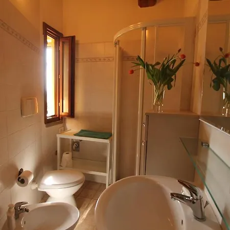 Casa Sara Con Wifi E Piscina Comune, A 2 Km Dal Mare *