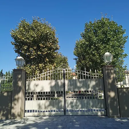 Appartamento Casa Sara Con Wifi E Piscina Comune, A 2 Km Dal Mare