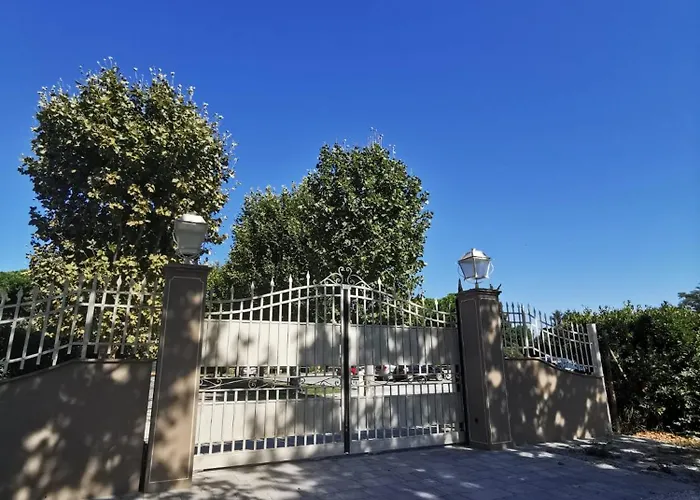 Casa Sara Con Wifi E Piscina Comune, A 2 Km Dal Mare Lejlighed Cecina (Livorno)